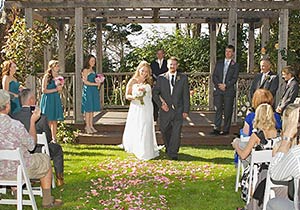 Wedding in the Fort Bragg Botanical Gardens