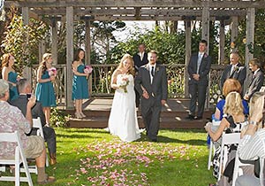 Wedding in the Fort Bragg Botanical Gardens